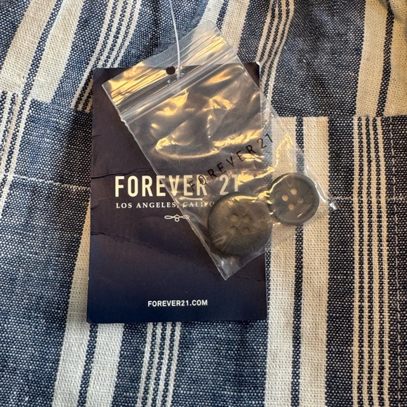 Forever 21 Blue and Cream Linen cotton blend Shorts NWT - Picture 3 of 5